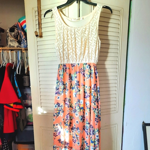NEW Junior Medium Floral Summer Maxi Dress - Picture 3 of 9